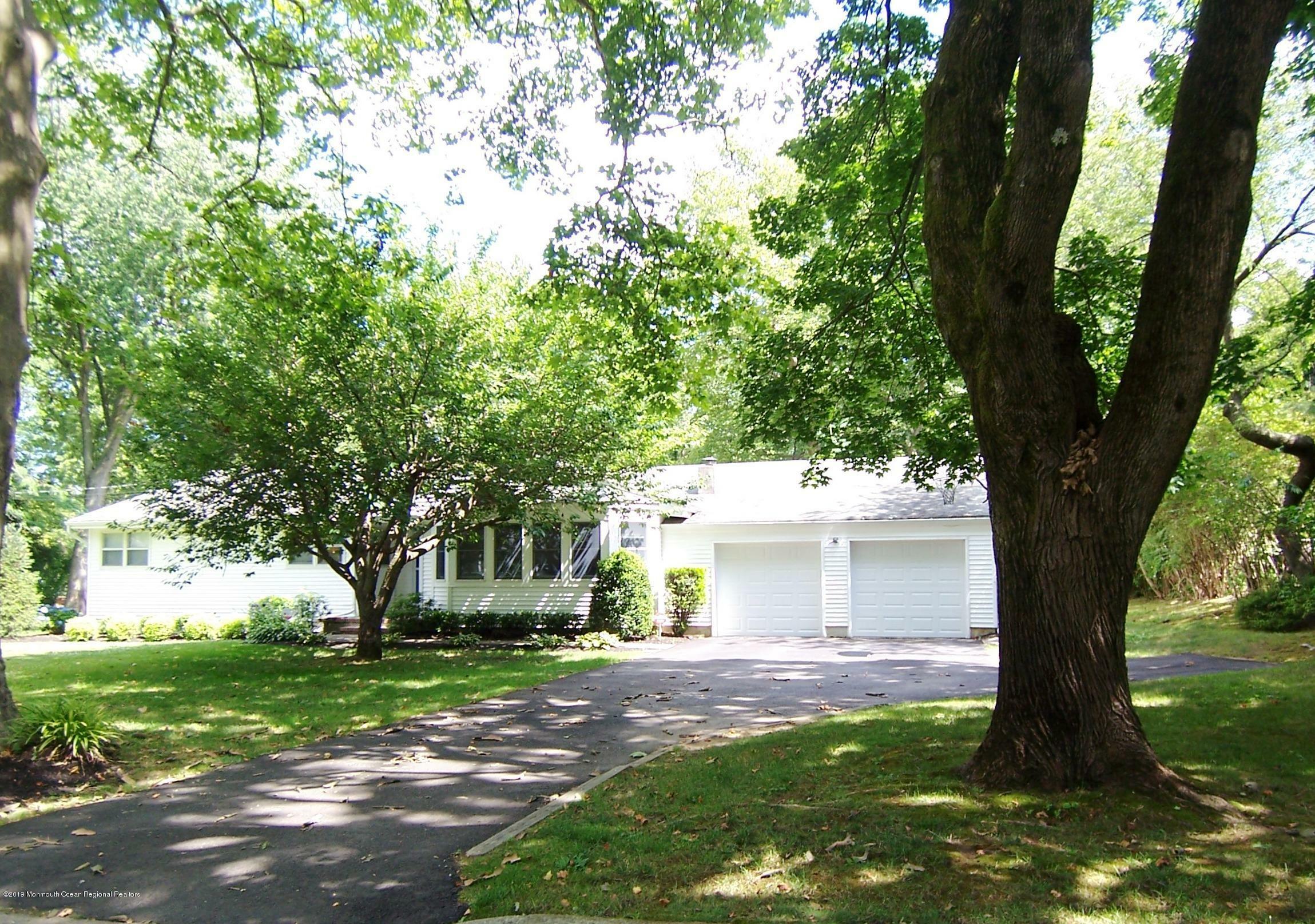 Property Photo:  18 Cloverdale Circle  NJ 07724 