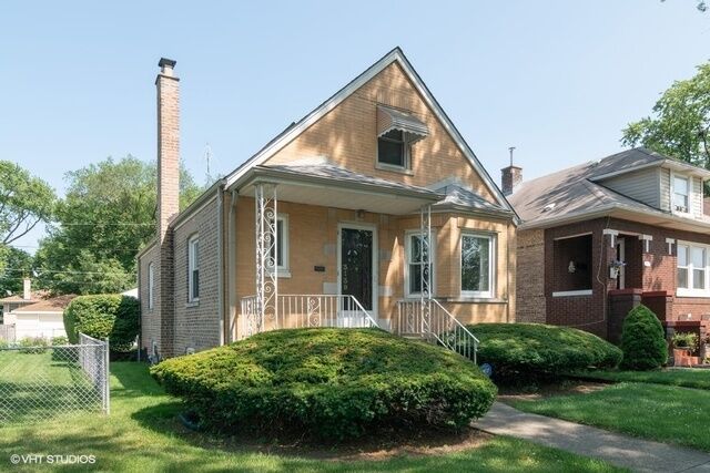 Property Photo:  3139 Oak Avenue  IL 60513 