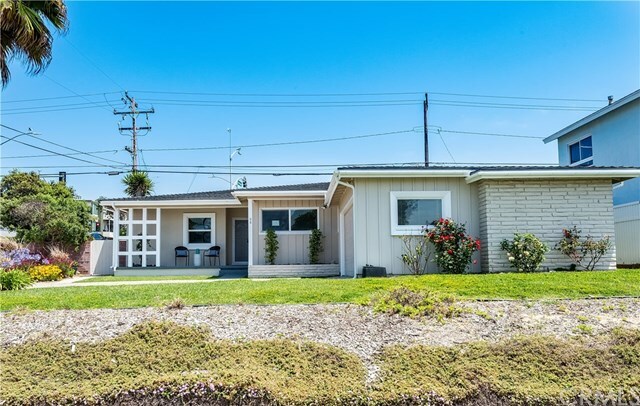 Property Photo: 98 Calle Mayor CA 90277