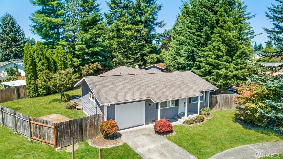 Property Photo:  634 Natalie Place  WA 98022 