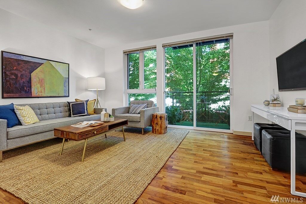 Property Photo:  3104 Western Ave E 314  WA 98121 