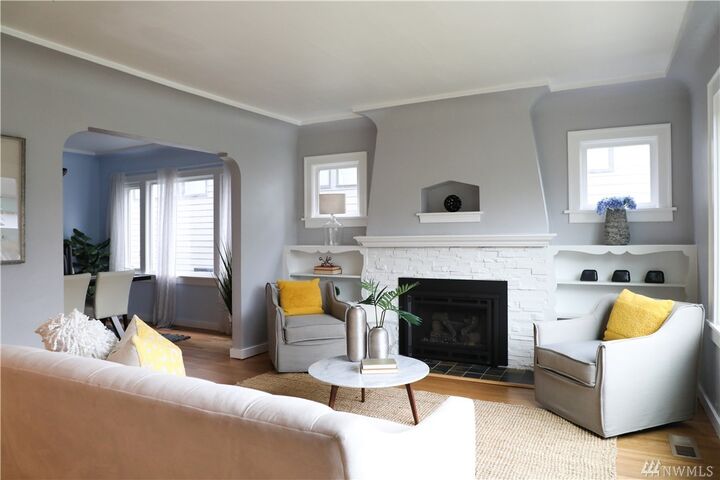 Property Photo: 2111 45th Ave SW WA 98116