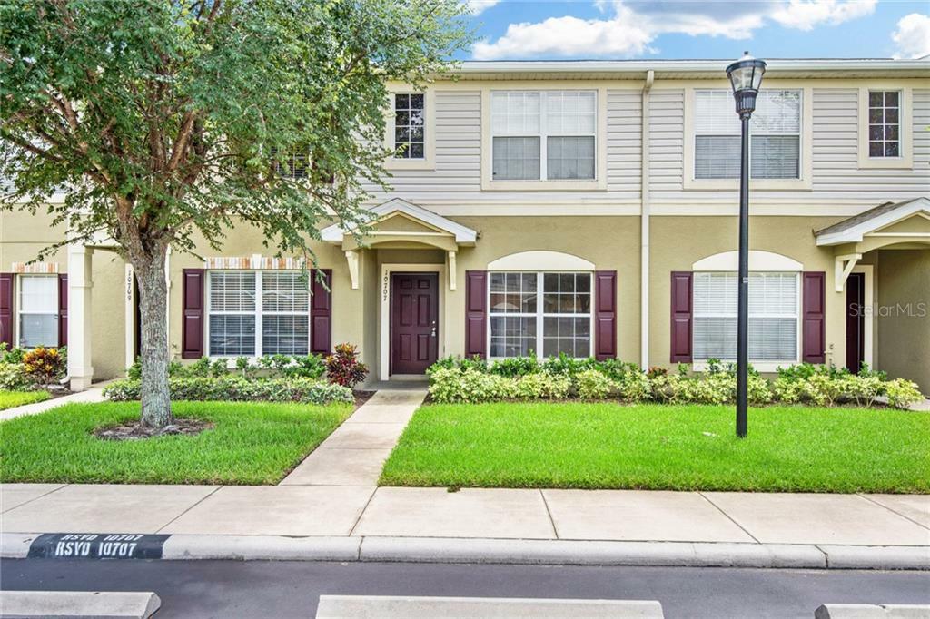 Property Photo:  10707 Chesham Hill Court  FL 33579 