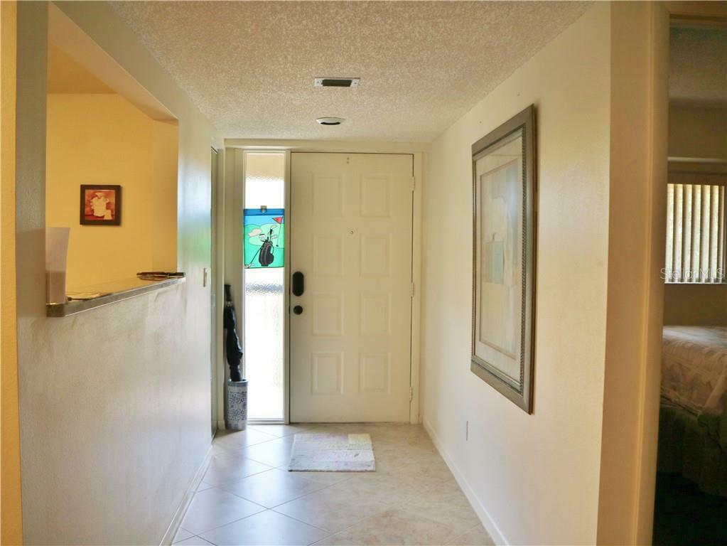 Property Photo:  1724 Golfview Drive 1724  FL 34689 