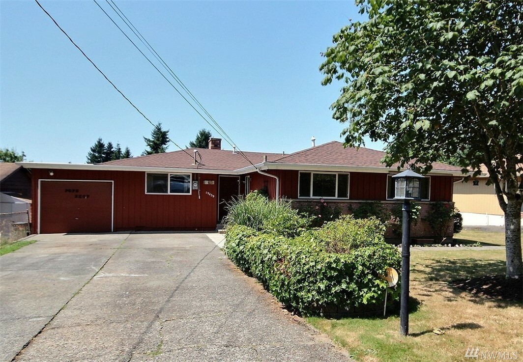 Property Photo:  19439 107th Ave SE  WA 98055 