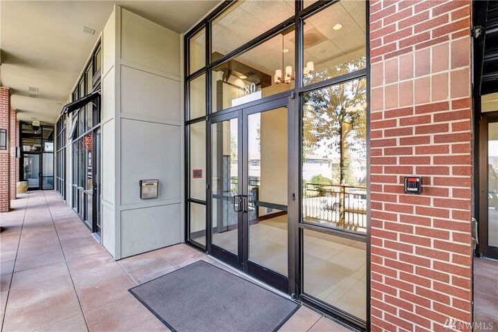 Property Photo: 1880 25th Ave NE 313 WA 98029