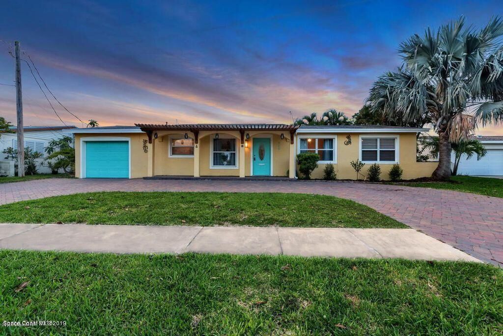 Property Photo: 433 Cardinal Drive FL 32937