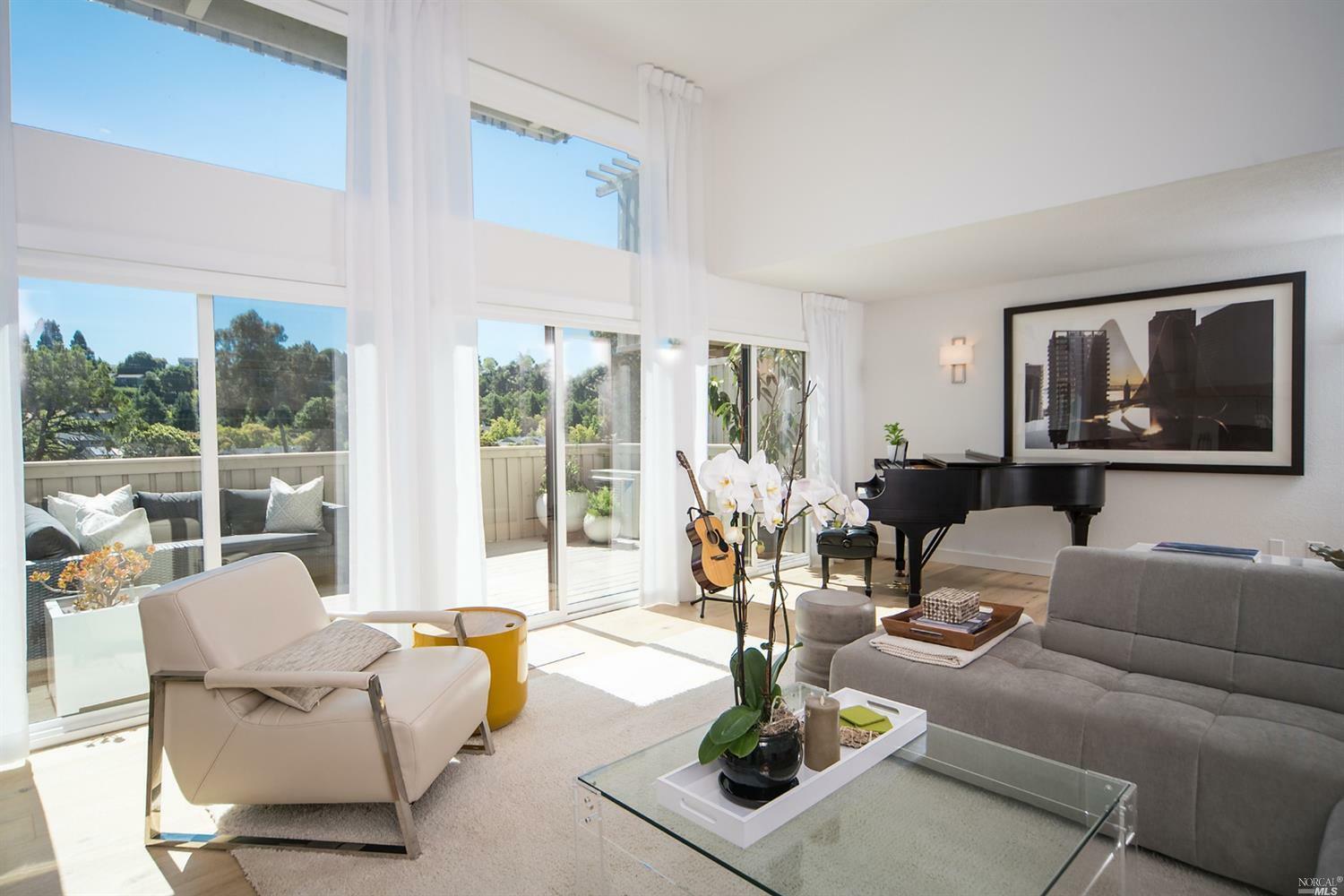 Property Photo: 101 Knollwood Drive CA 94901