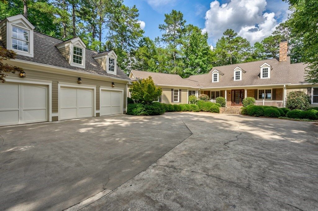 Property Photo: 1050 Whatleys Mill Ln GA 30642