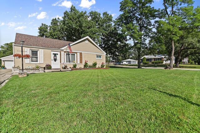 Property Photo: 1300 Hamilton Avenue IL 60126
