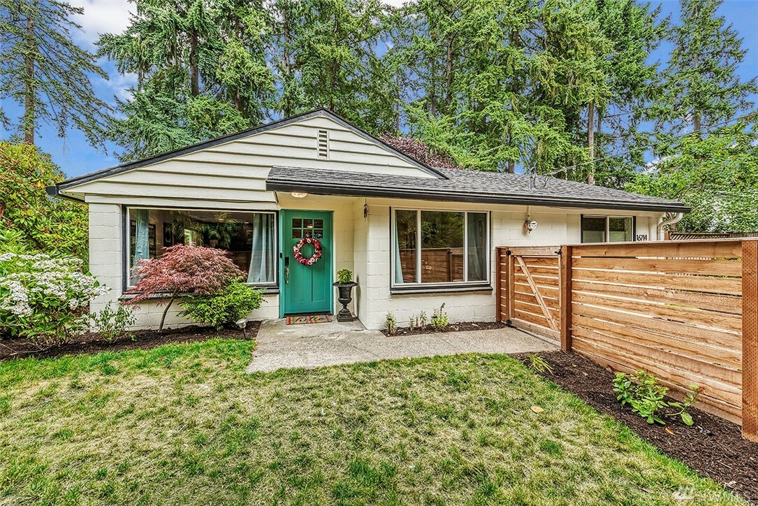 16714 Fremont Ave N  Shoreline WA 98133 photo