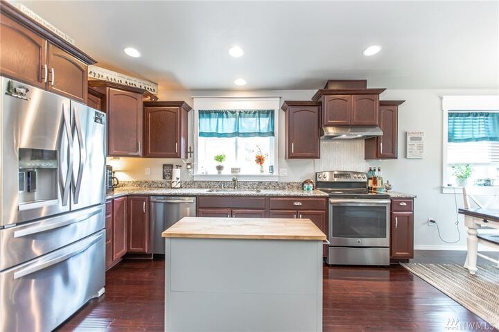 Property Photo: 510 Kansas St SW WA 98360