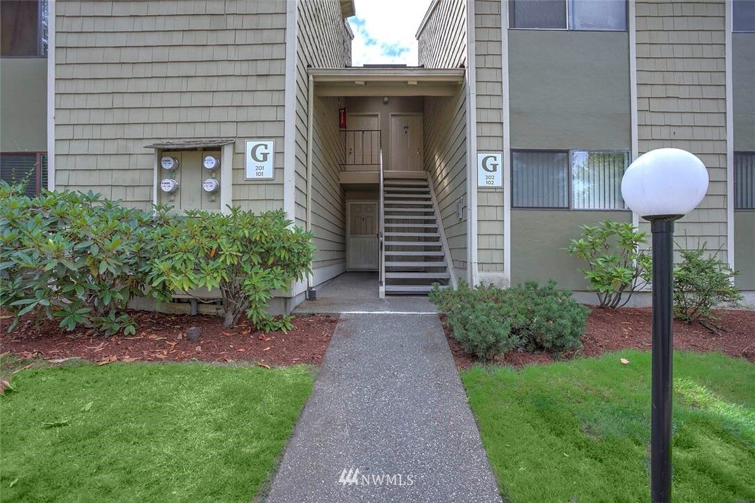 Property Photo: 2020 Grant Avenue S G-101 WA 98055