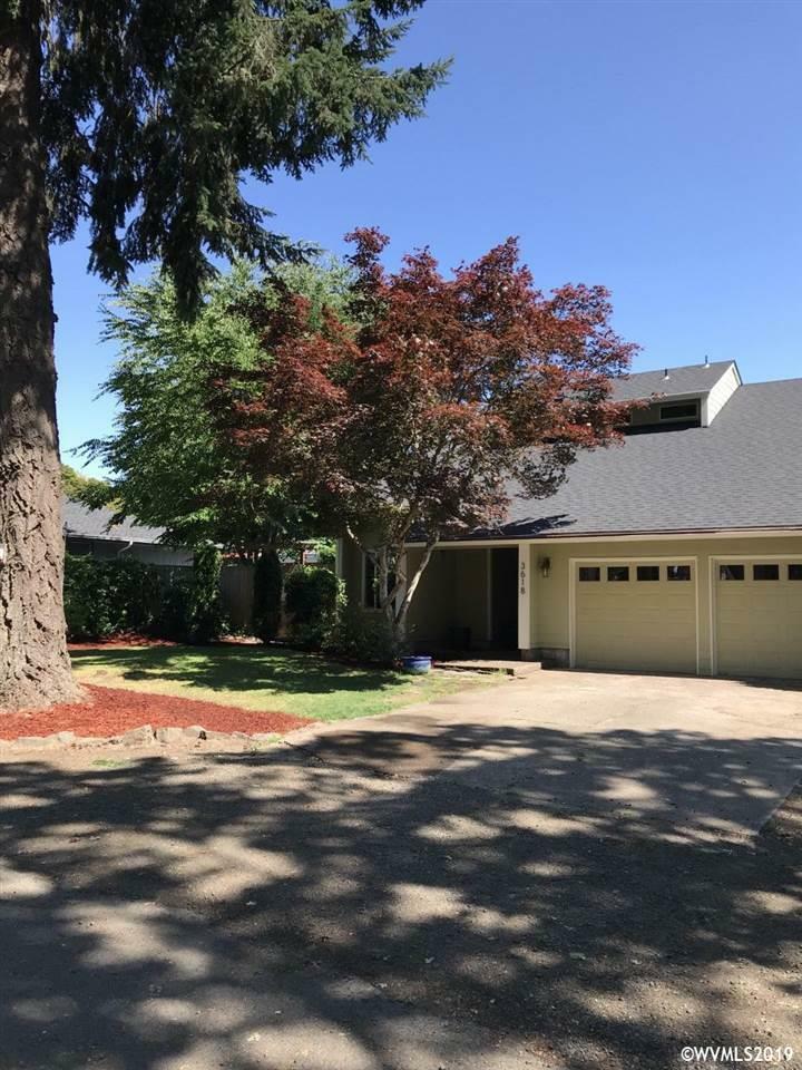 Property Photo: 3618 SW Willamette Av OR 97333