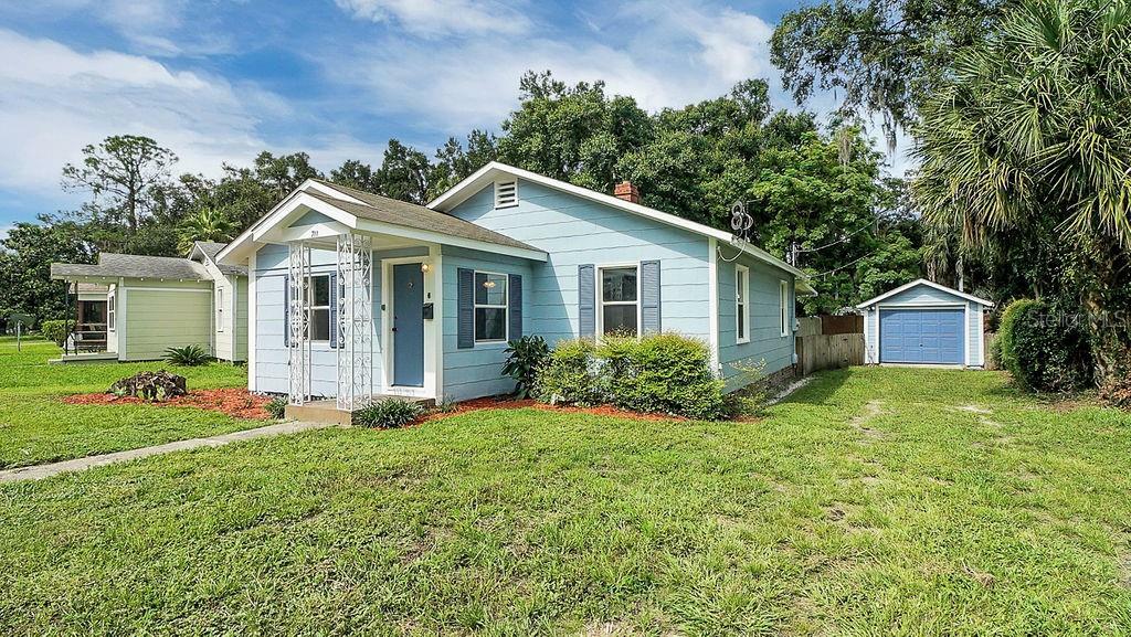 Property Photo:  711 Park Drive  FL 34748 