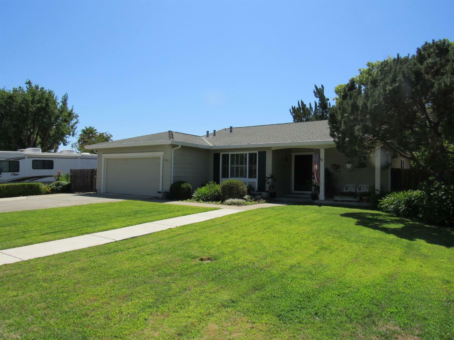 Property Photo:  1824 Saint Ann Court  CA 95608 