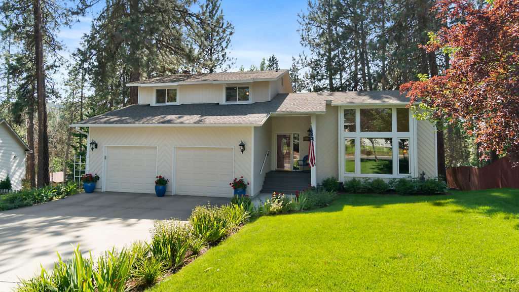 Property Photo: 1130 W Bellwood Dr WA 99218