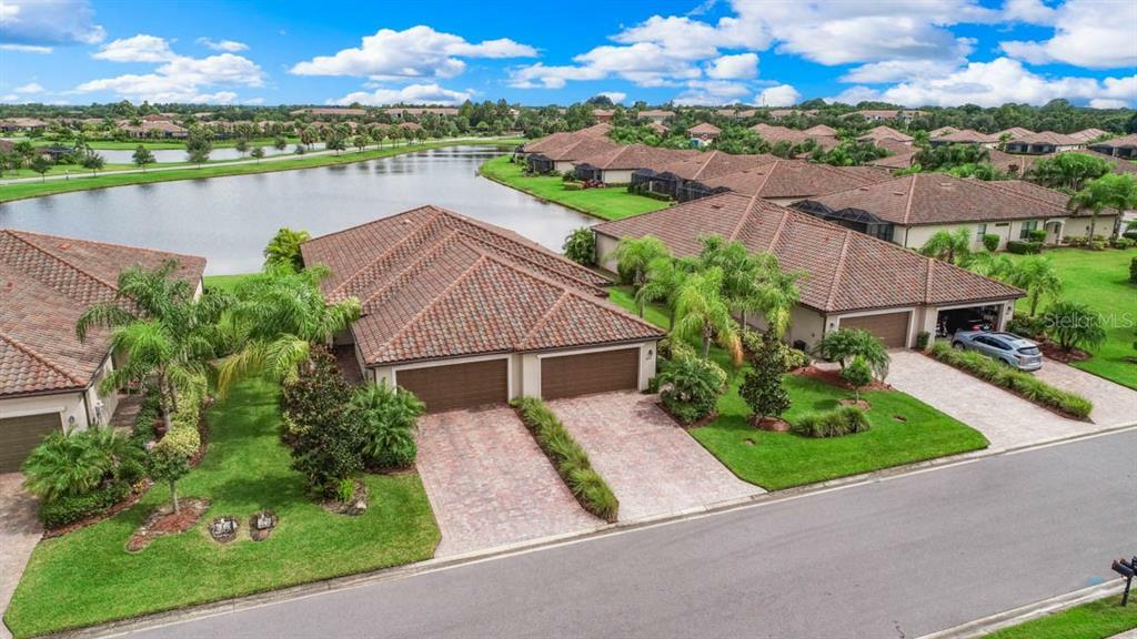 Property Photo: 6628 Candlestick Drive FL 34212