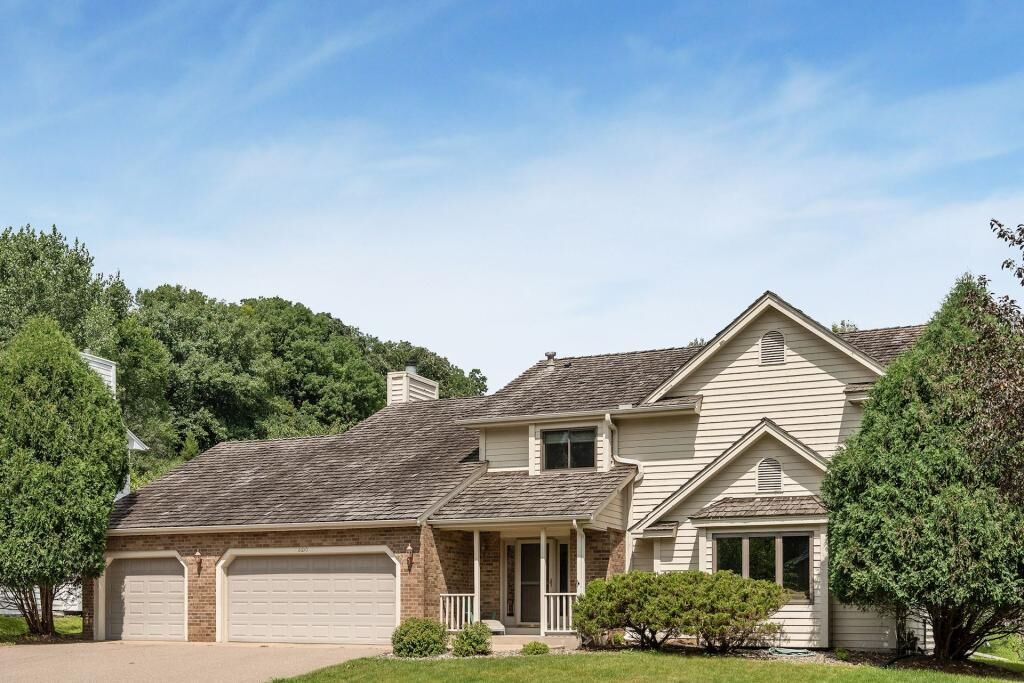 Property Photo: 6650 Promontory Drive MN 55346