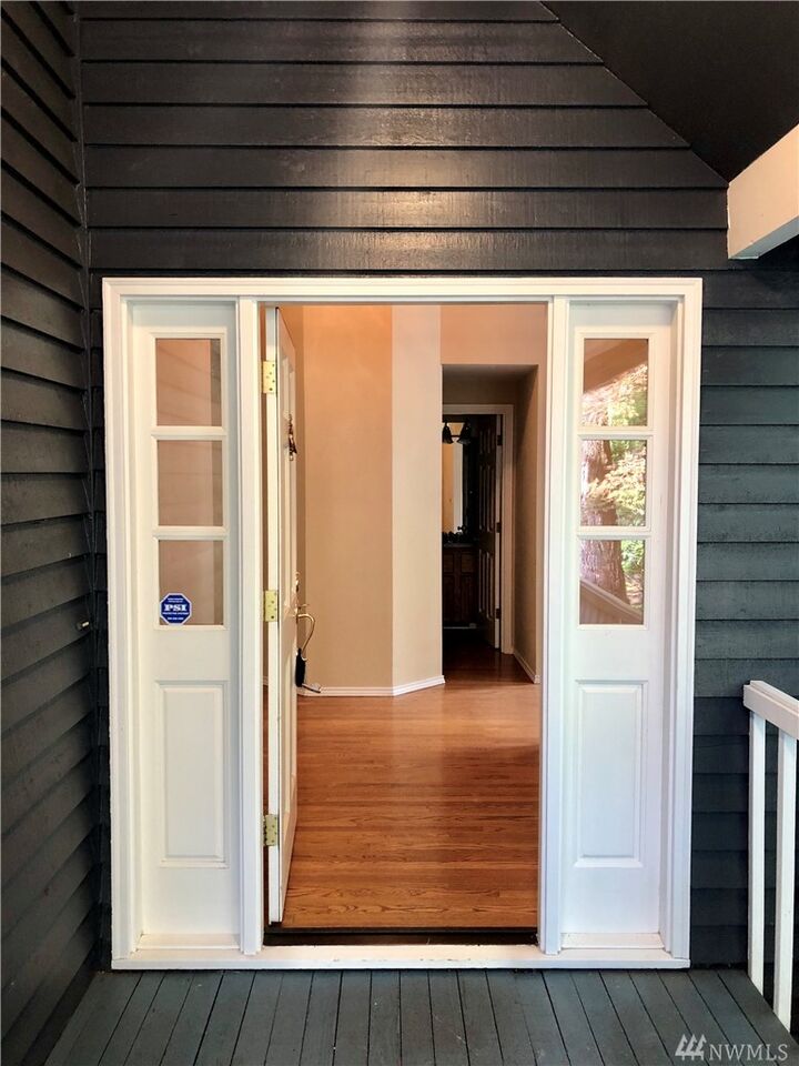 Property Photo:  10705 SE 29th St  WA 98004 