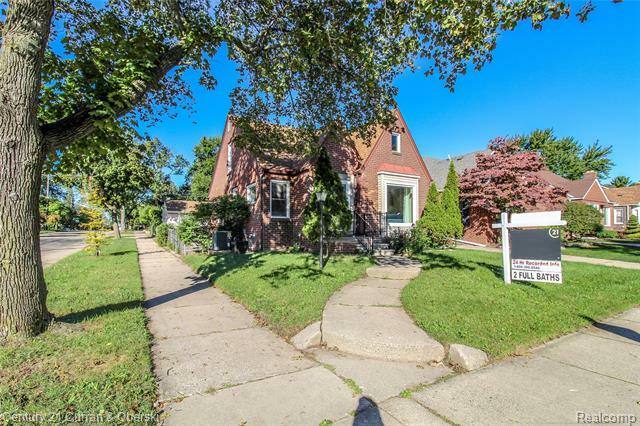 Property Photo:  801 Mayburn Street  MI 48128 