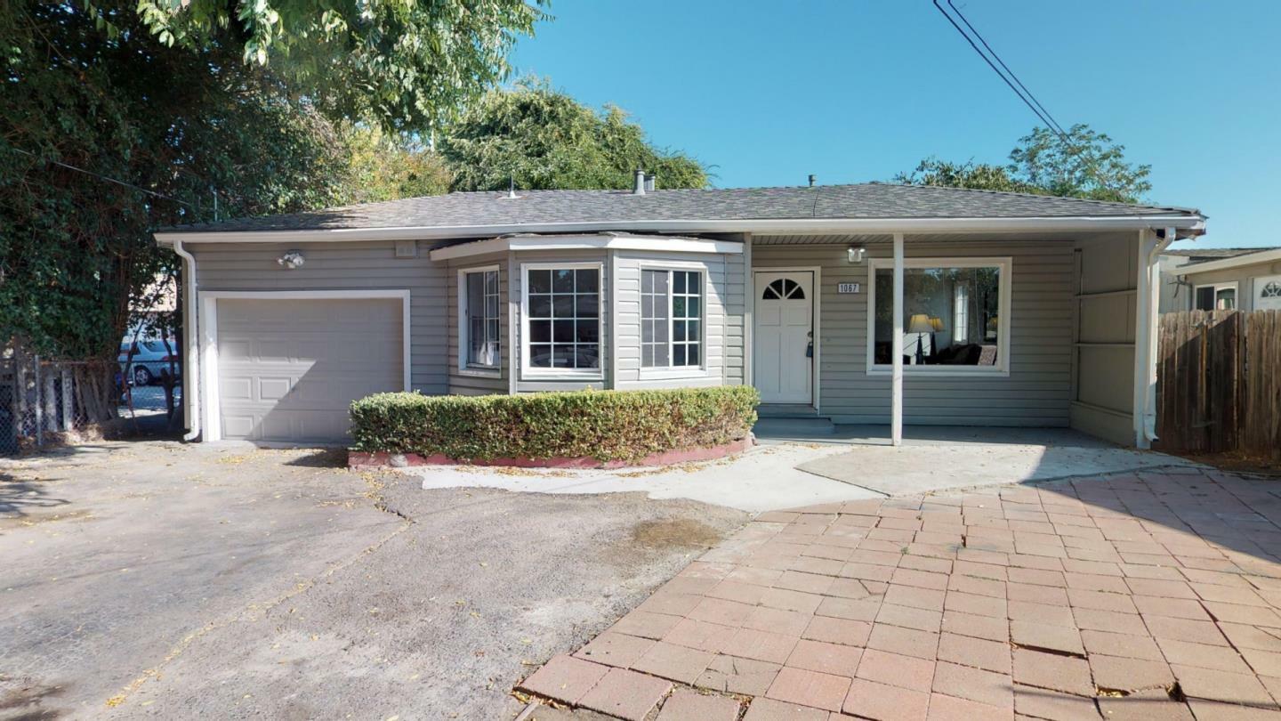 Property Photo:  1067 Runnymede Street  CA 94303 