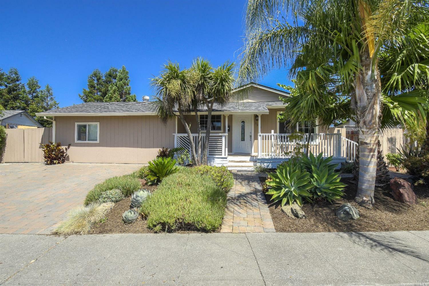 Property Photo:  1271 San Rafael Drive  CA 94954 