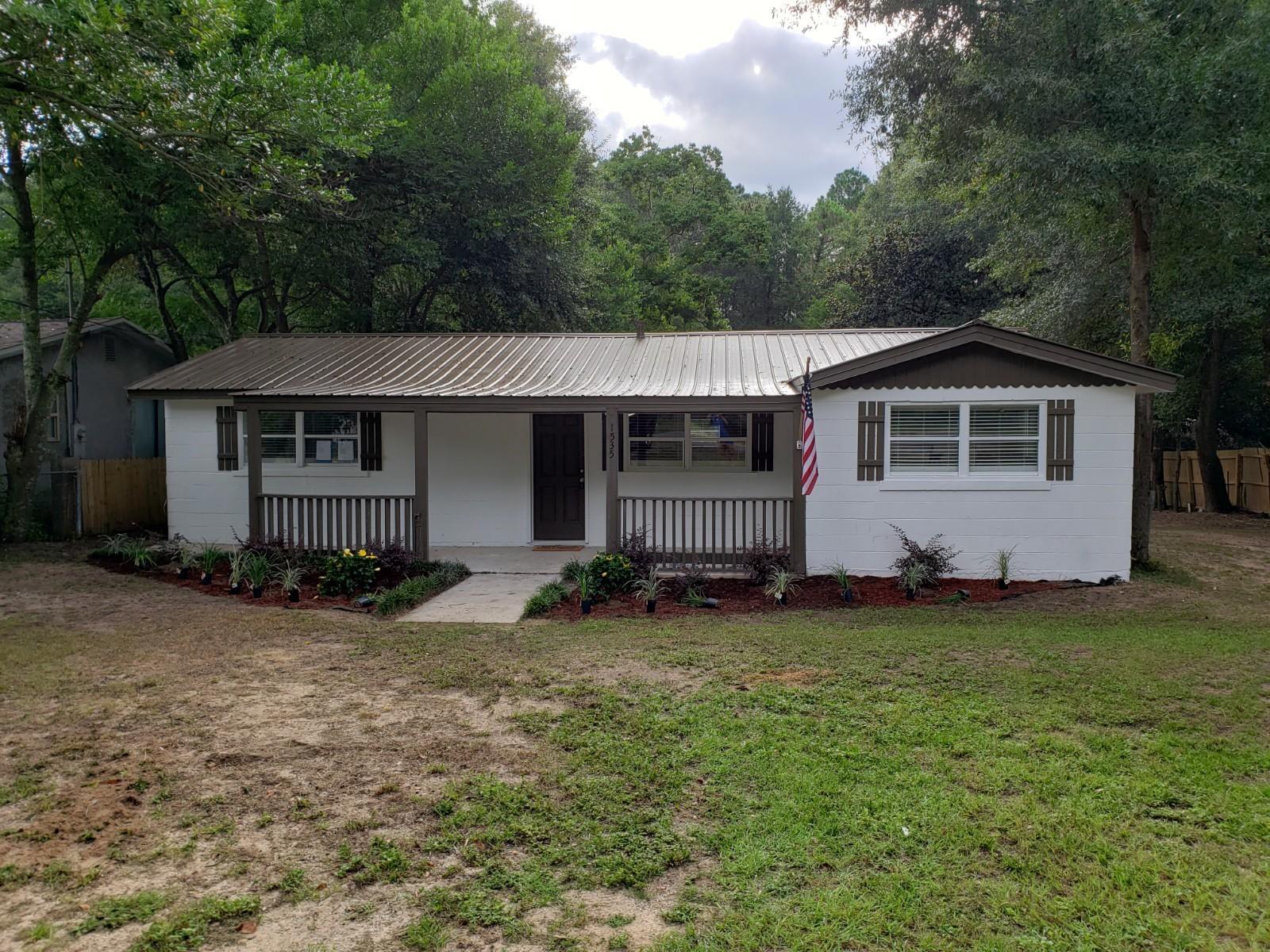 Property Photo:  1535 S Pearl Street  FL 32539 