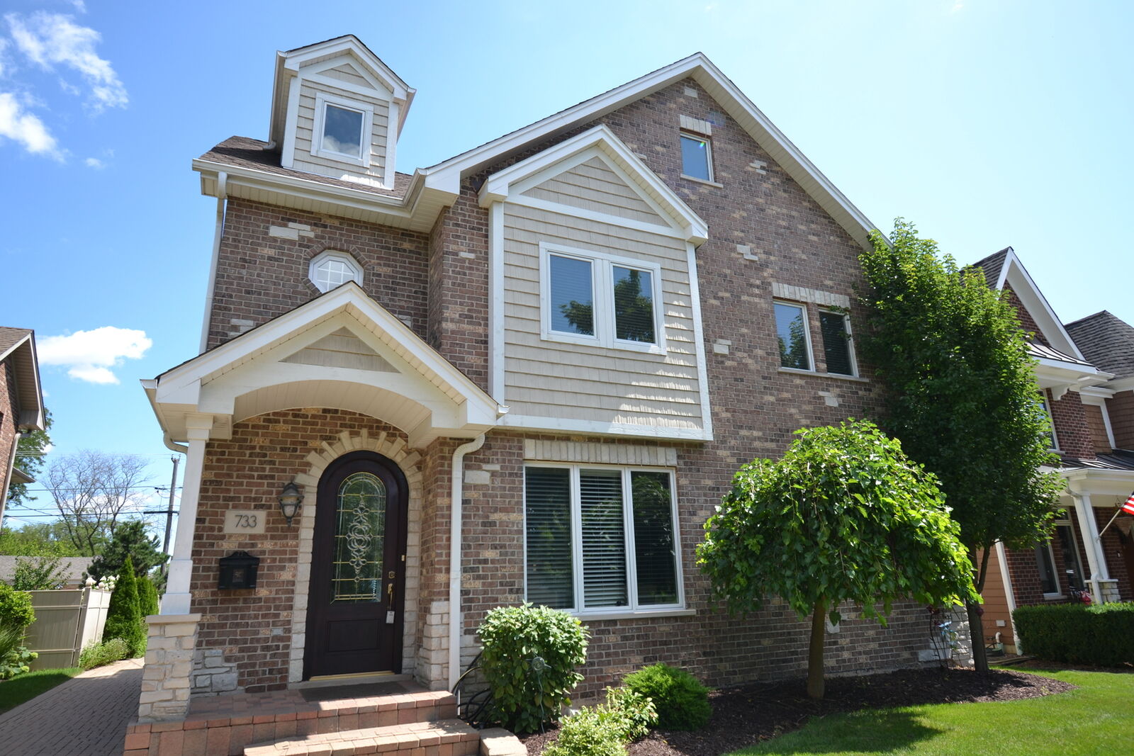 Property Photo:  733 South Hawthorne Avenue  IL 60126 