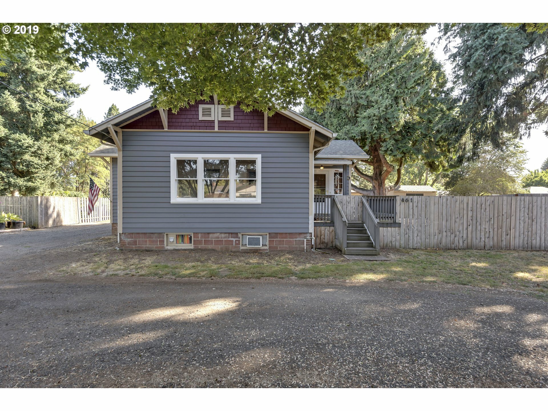 Property Photo:  461 NE 10th Ave  OR 97013 