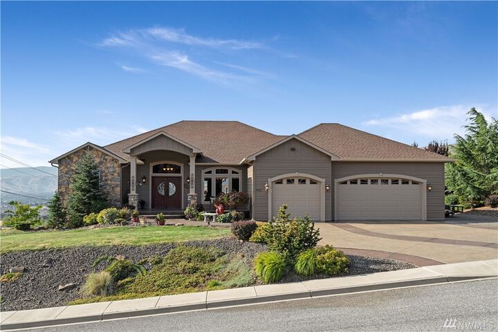 905 Golden Crest Dr  Wenatchee WA 98801 photo