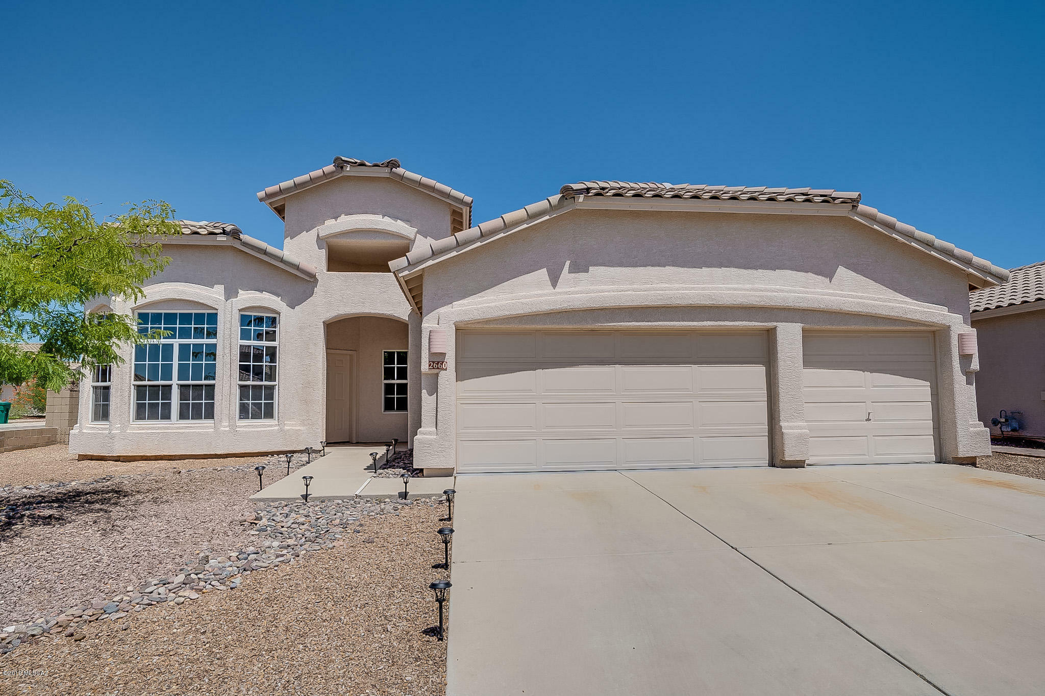 Property Photo:  2660 W Nature Point Court  AZ 85742 