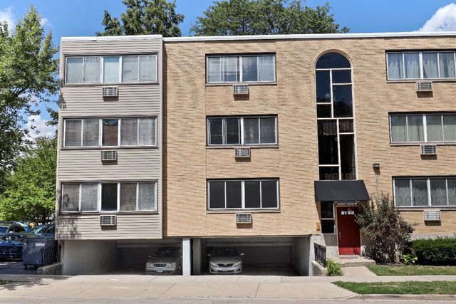 Property Photo:  644 Lake Street 1W  IL 60301 