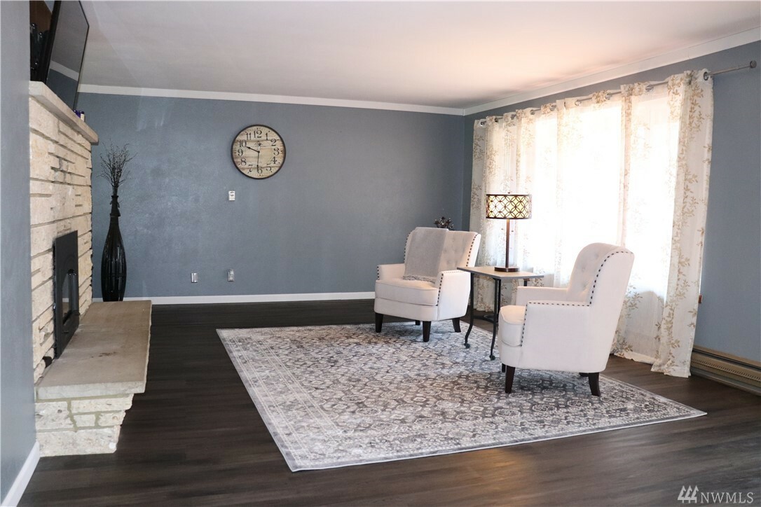 Property Photo:  307 W H St  WA 98584 