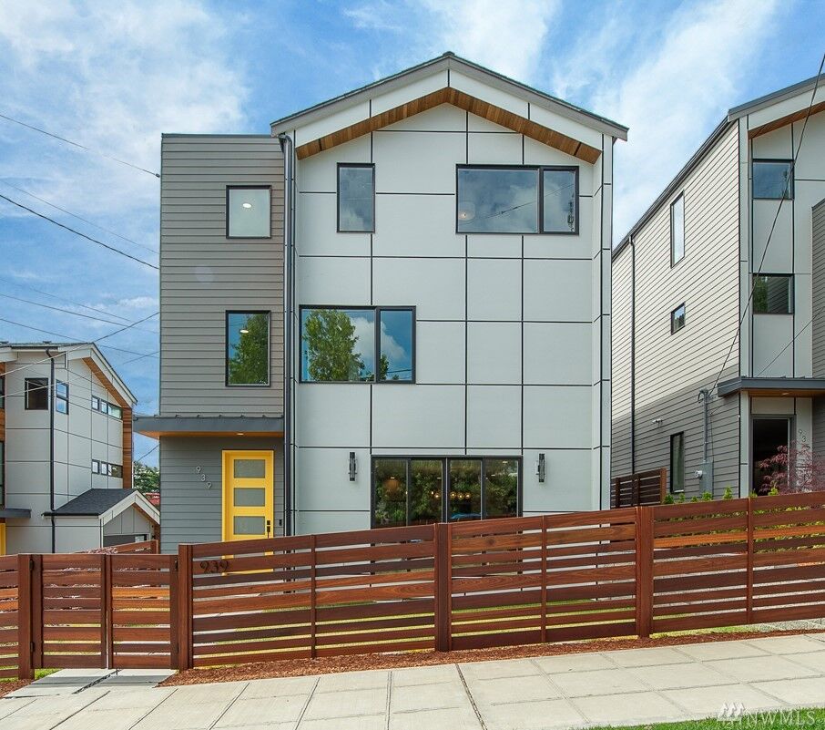 Property Photo:  939 N 72nd St  WA 98103 