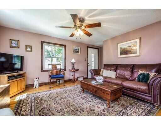 Property Photo:  10 Birch Hill Rd  MA 01606 