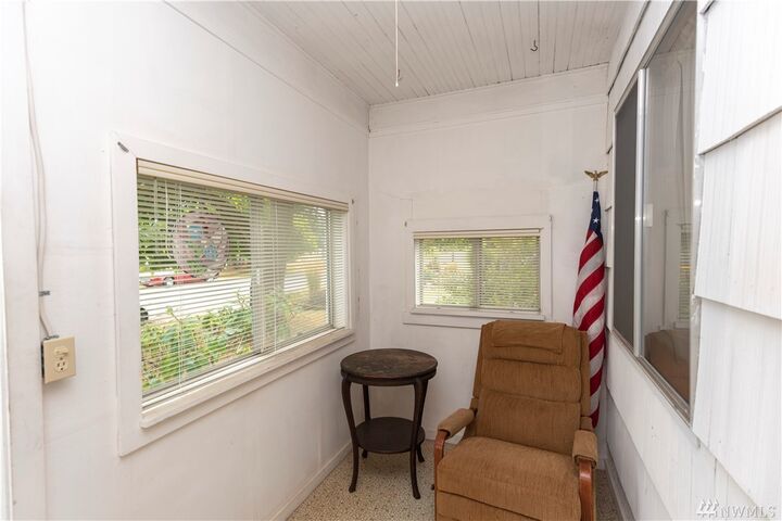 Property Photo:  405 Jackson St  WA 98581 