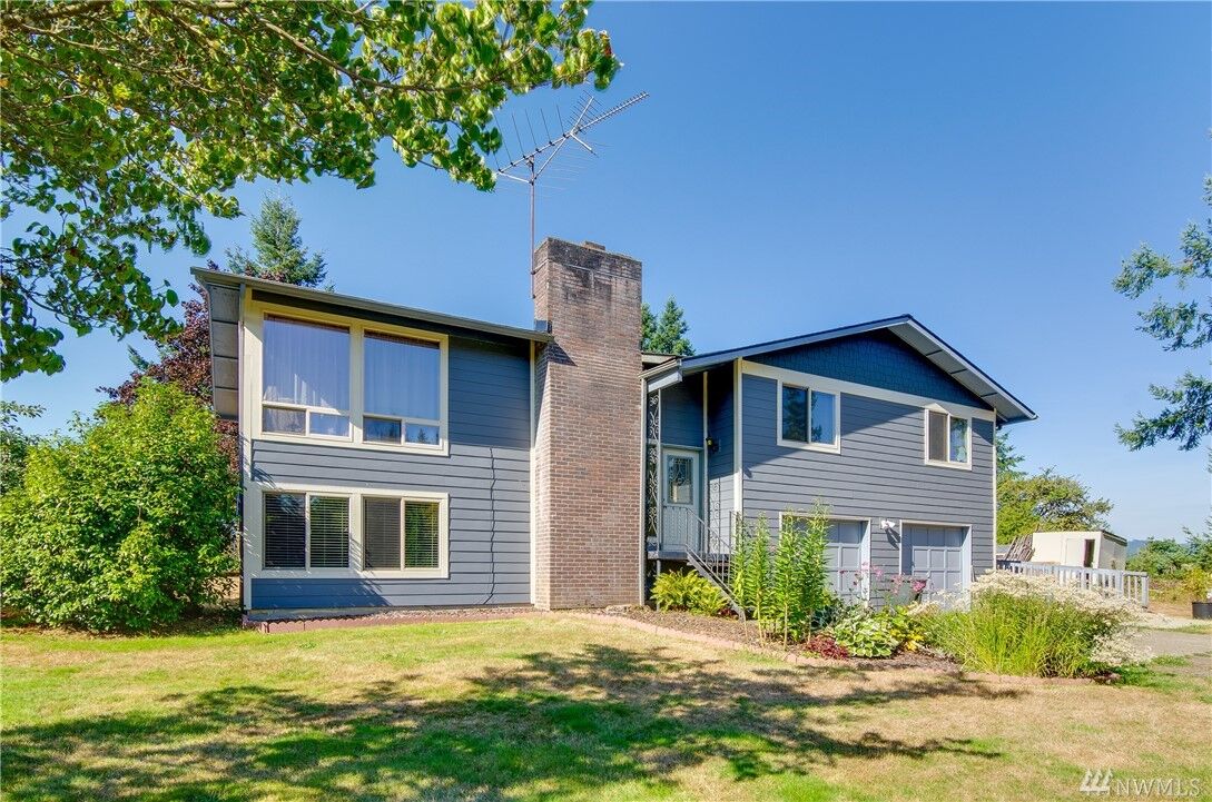 3 bed Castle Rock home for sale 911 Sandy Bend Rd, Castle Rock, WA 98611