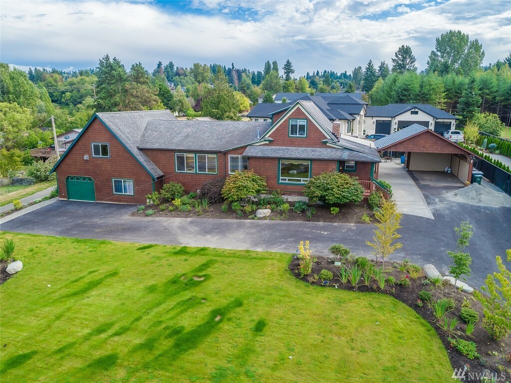 Property Photo: 912 15th Ave SW WA 98371