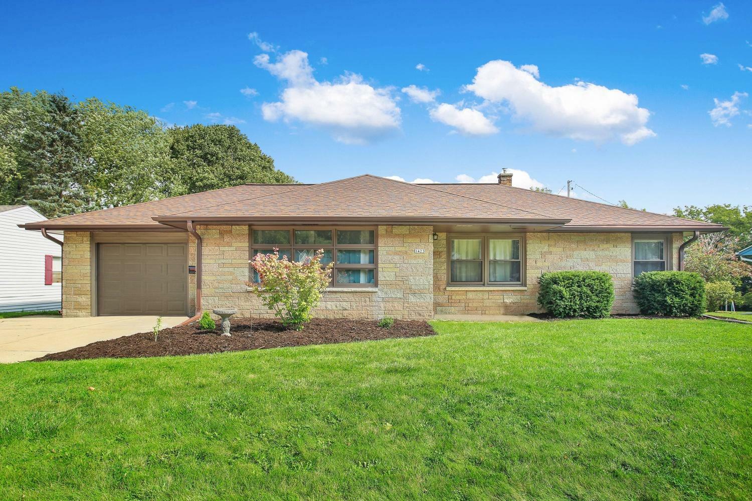 Property Photo: 1423 N 10th Ave WI 53090