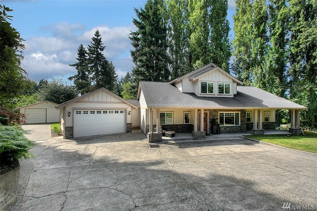 Property Photo:  16439 2nd Ave SW  WA 98166 