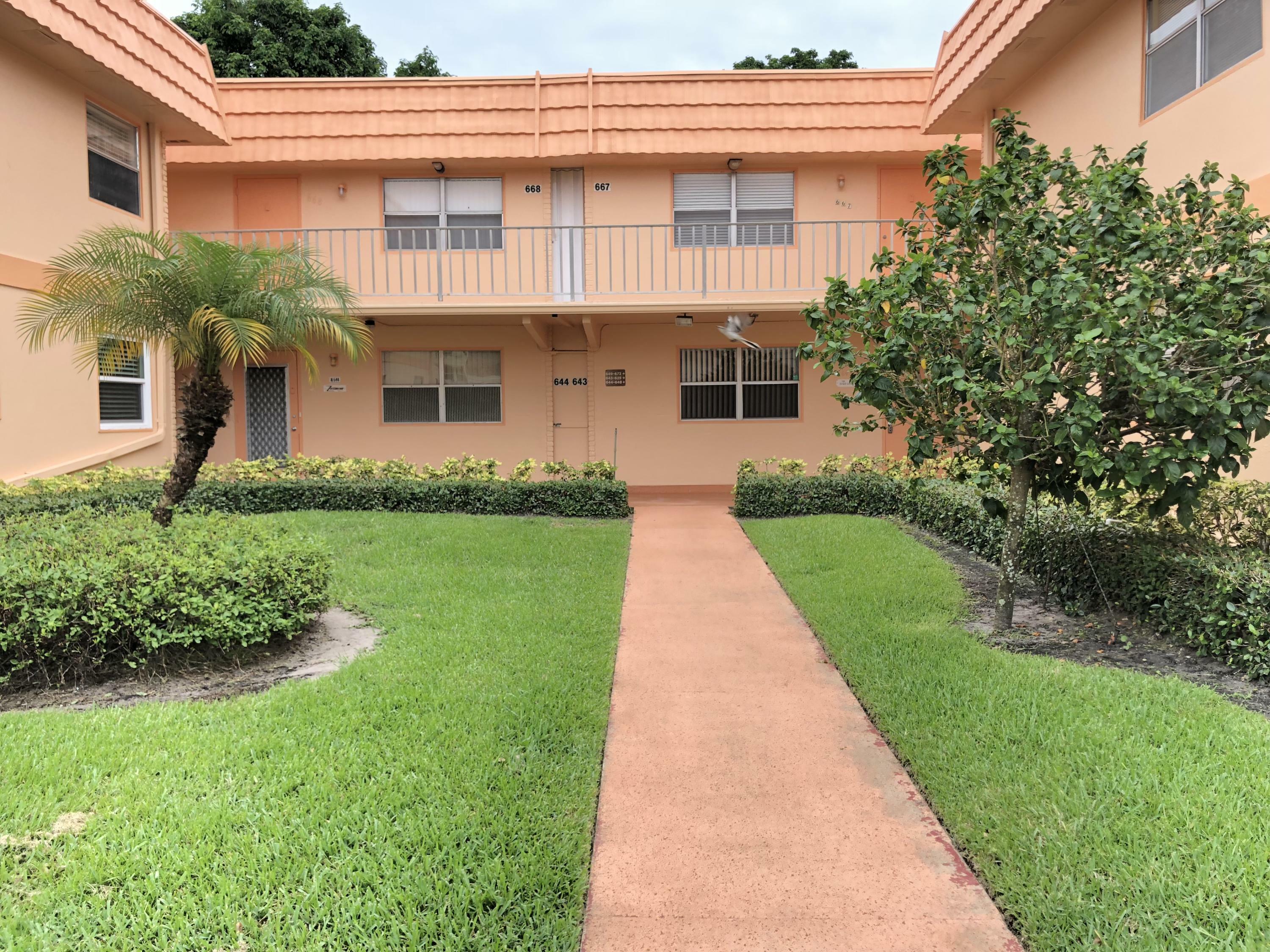 Property Photo:  643 Saxony N  FL 33446 