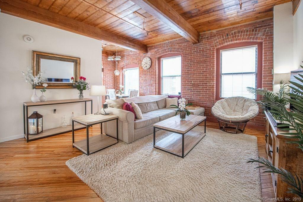 Property Photo: 222 Williams Street East 214 CT 06033