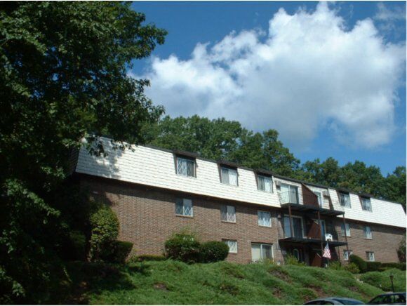 Property Photo:  2 Pembroke Dr. 17  NH 03038 