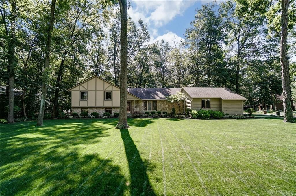 Property Photo:  2895 Broken Woods Drive  OH 45373 