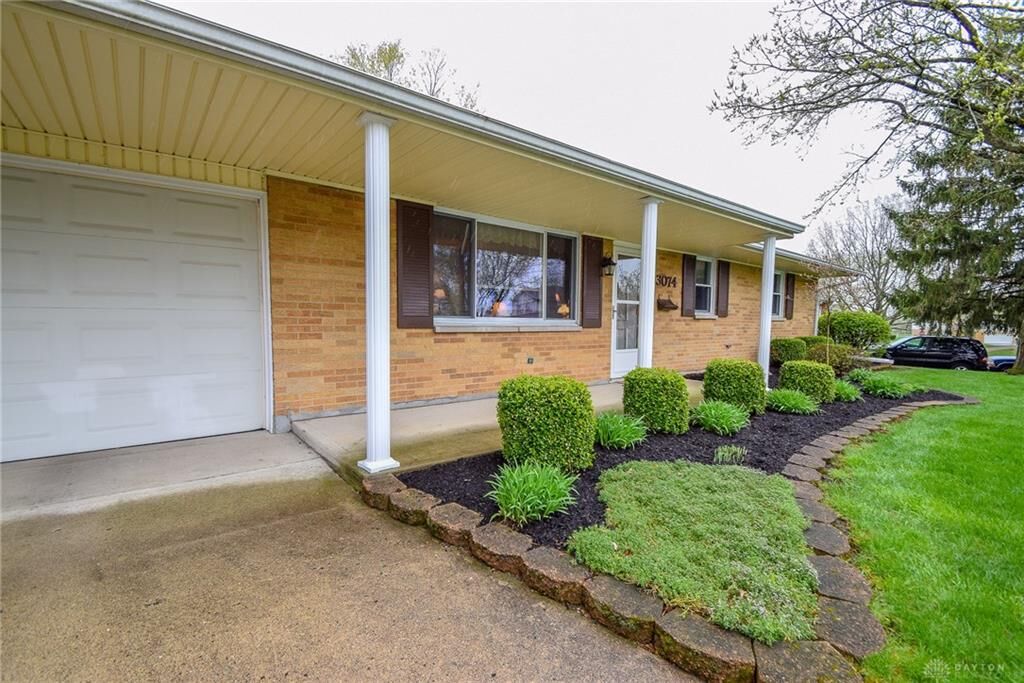 Property Photo: 3074 Burr Oak Court OH 45420