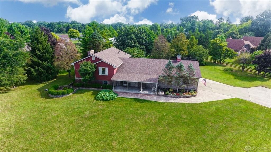 Property Photo: 2964 W Lower Springboro Road OH 45066