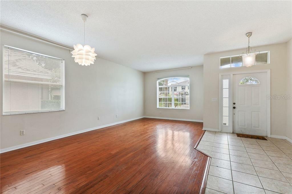 Property Photo: 537 Hampshire Lane FL 32765
