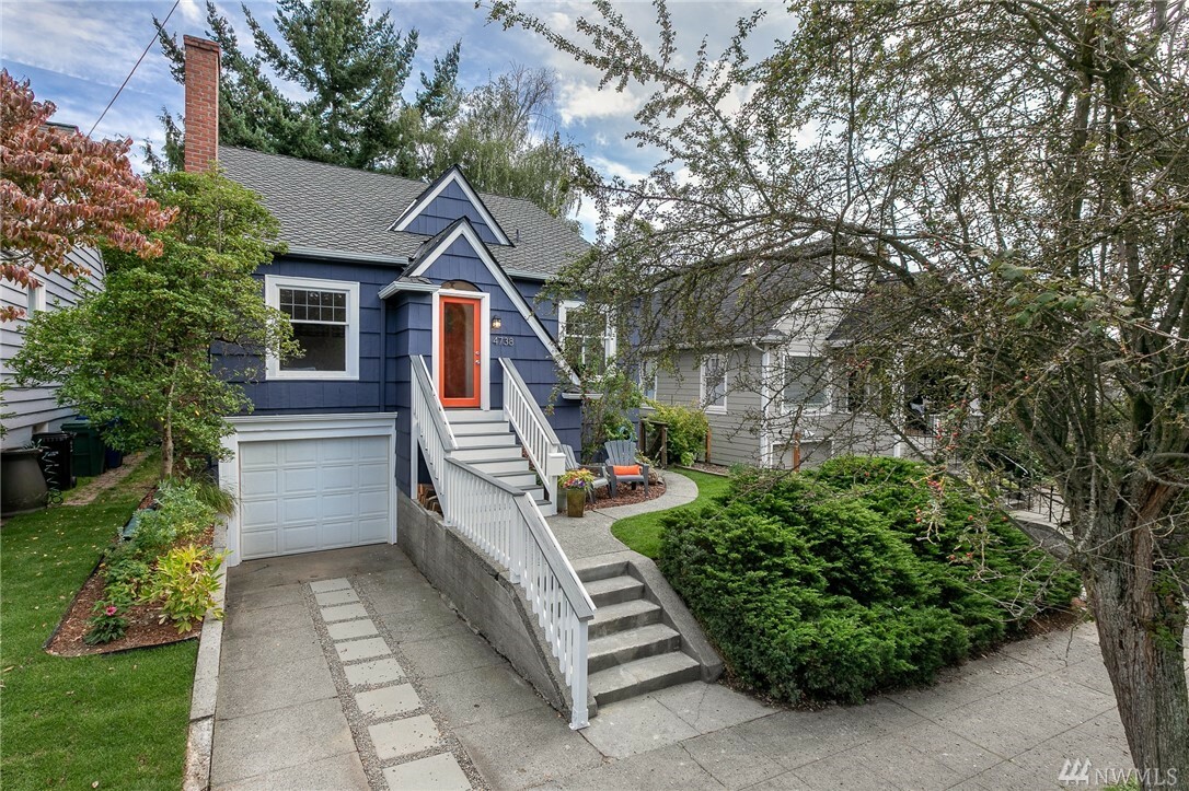 Property Photo: 4738 35th Ave NE WA 98105