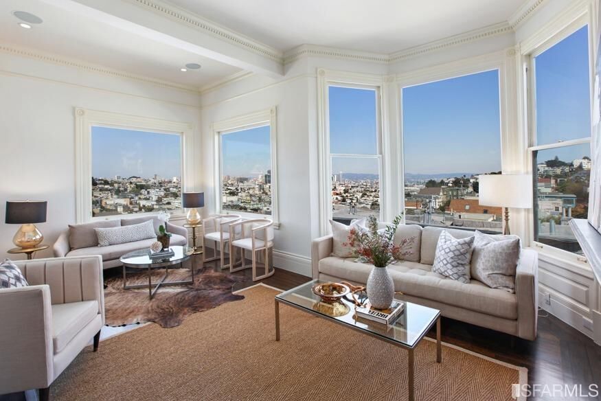 Property Photo:  302 Eureka Street  CA 94114 